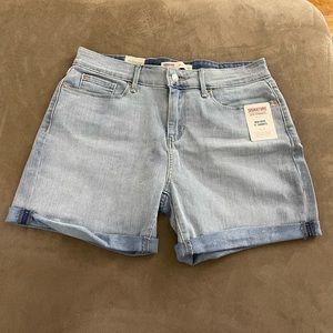 Woman’s shorts